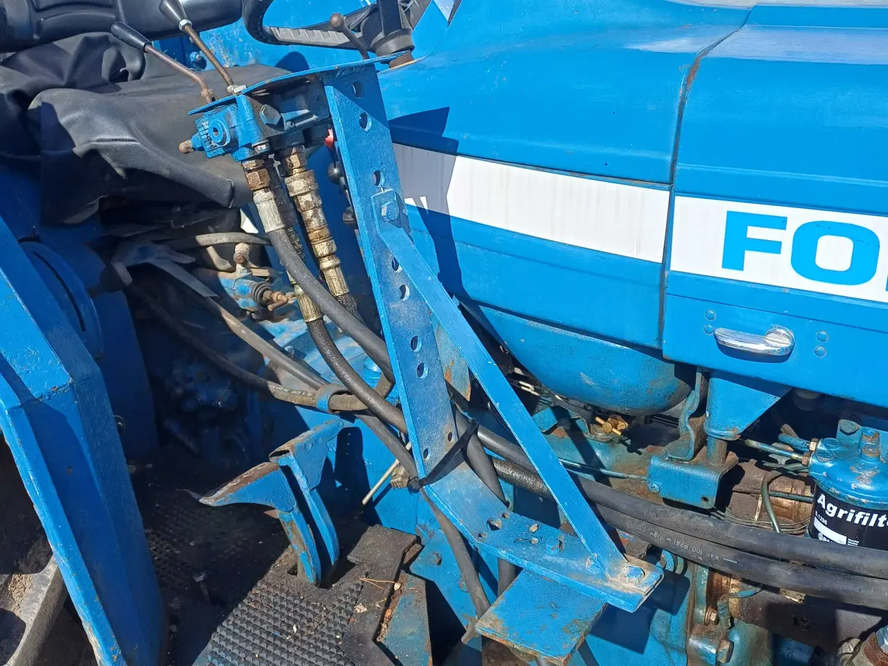 Billede 8 - Traktor med frontlæsser 