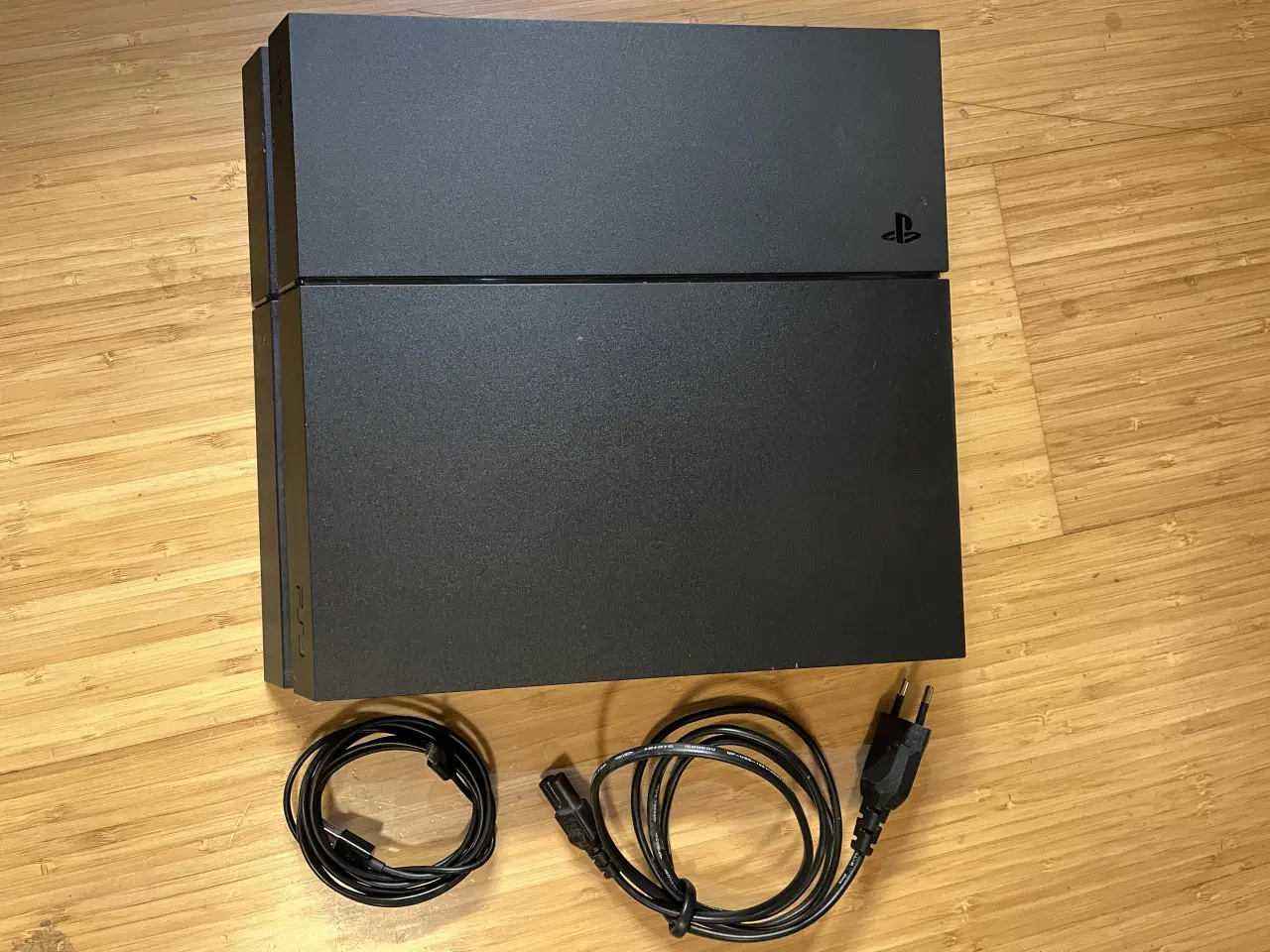 Billede 3 - PS4 slim med en trådløs og en kablet controller