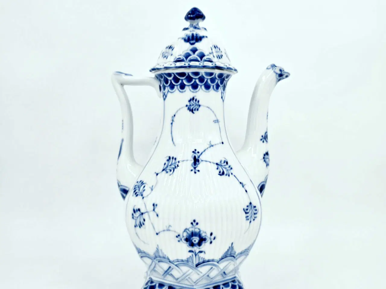 Billede 3 - Musselmalet Helblonde Kaffekande Porcelæn 