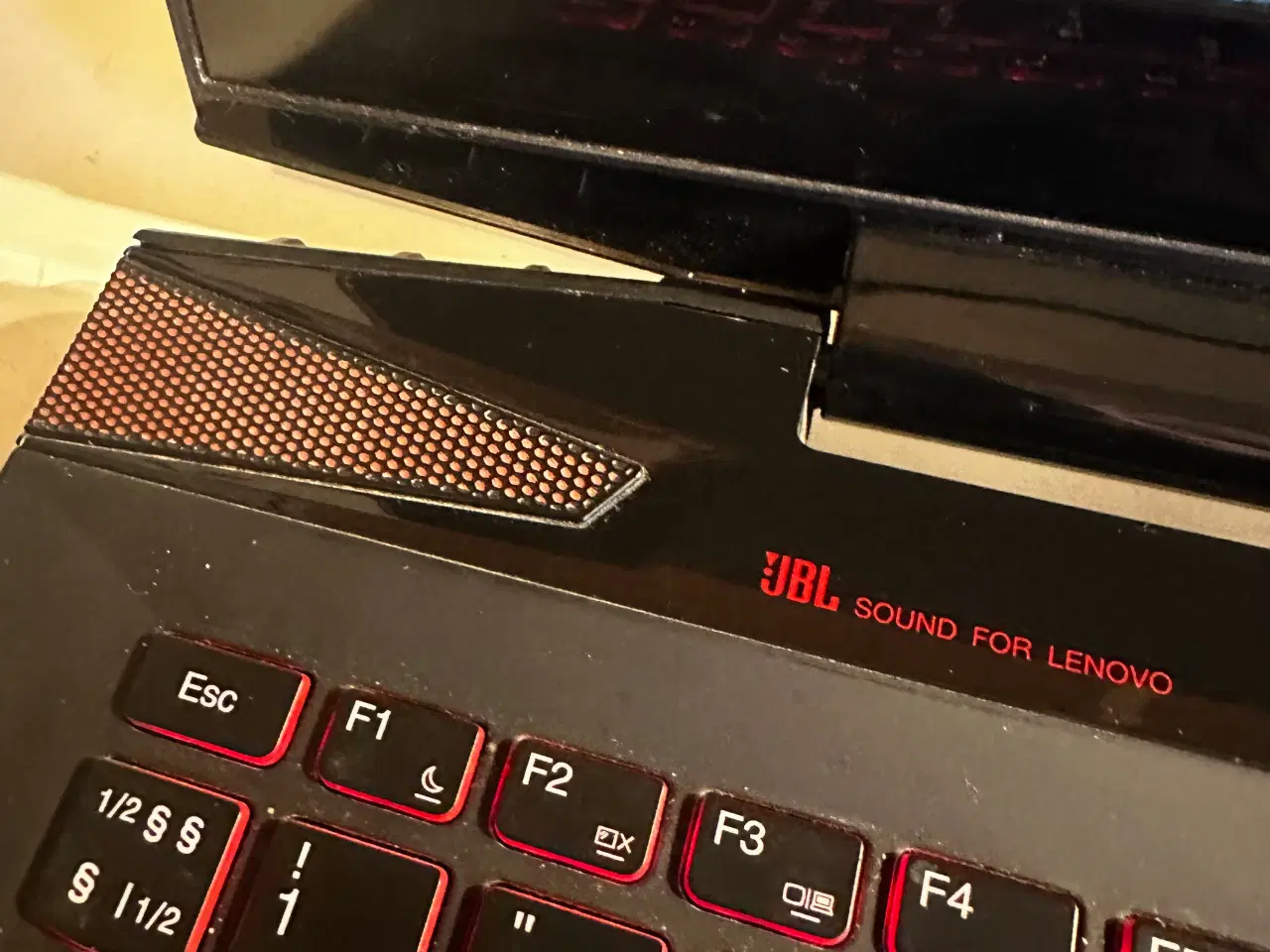 Billede 3 - Gaming bærbar Lenovo Y50(512GB SSD,16GB RAM, GTX)