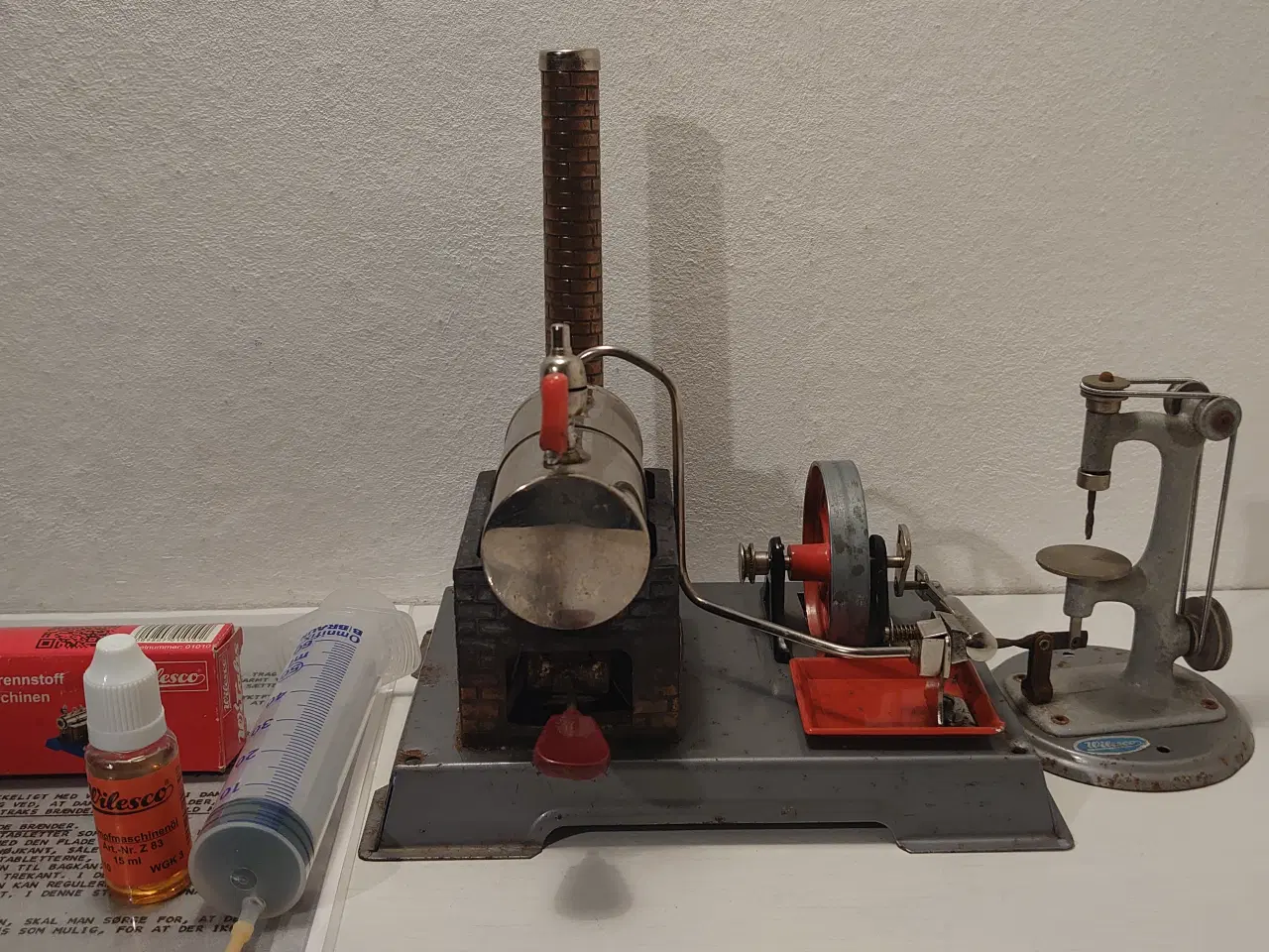 Billede 2 - Wilesco dampmaskine D5 incl.boremaskine.1970´erne.