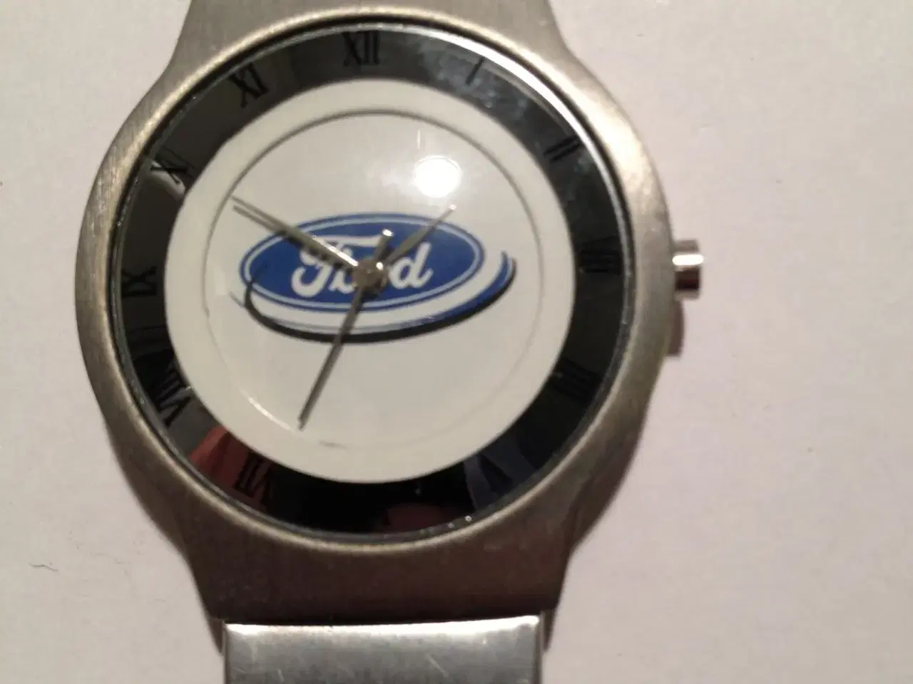 Billede 2 - Ford logo i hvid skive, måler: 34mm dia.