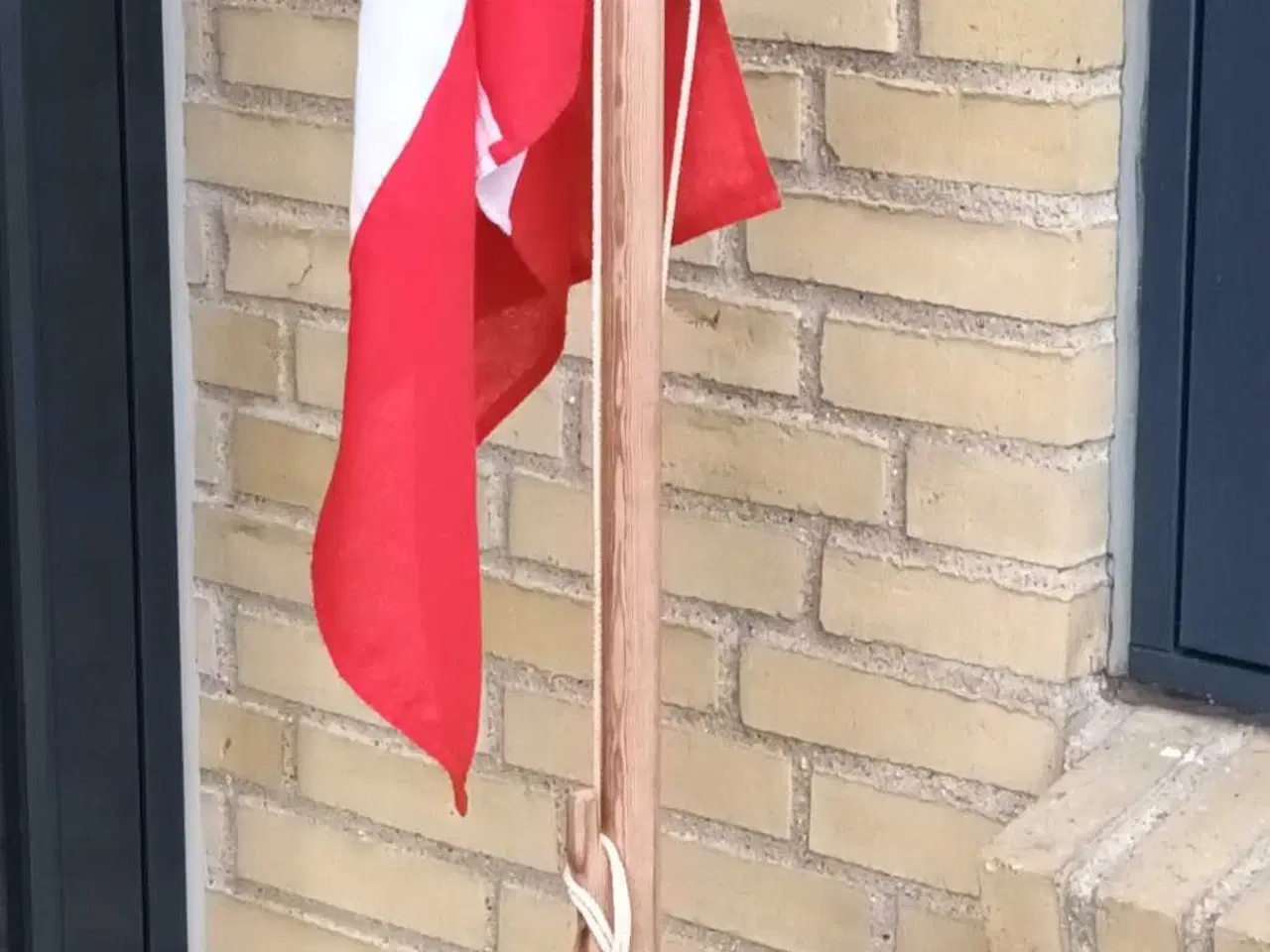 Billede 1 - Stort dør flag