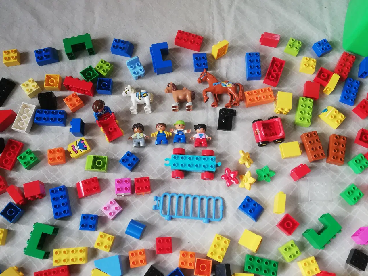 Billede 2 - Lego Duplo 1,5kg inkl. stor Lego spand