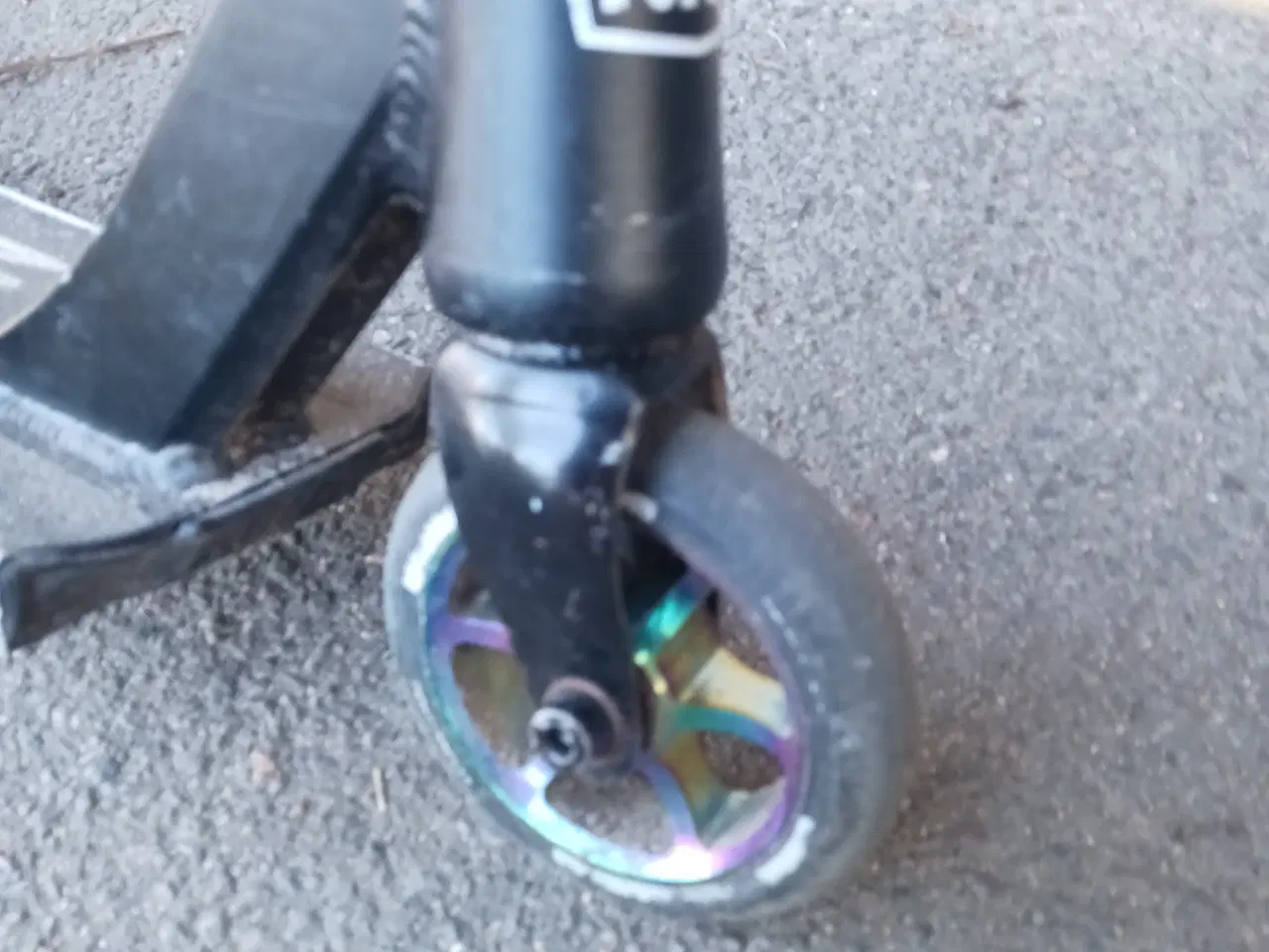 Billede 4 - Stunt scooter NKD rally v4 rainbow 