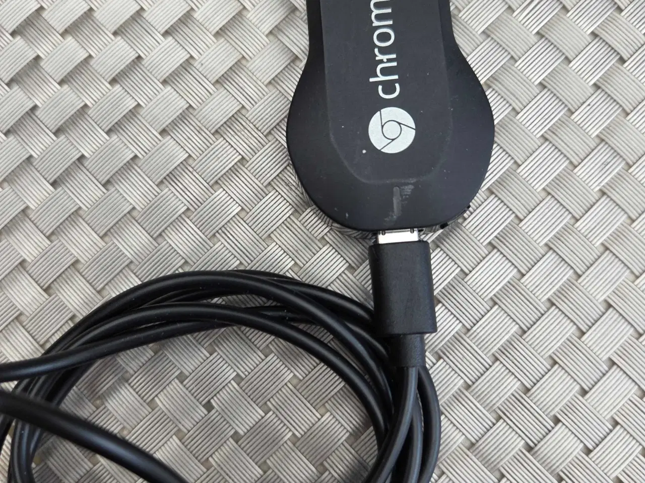 Billede 3 - Chromecast nr. 1. I fin stand