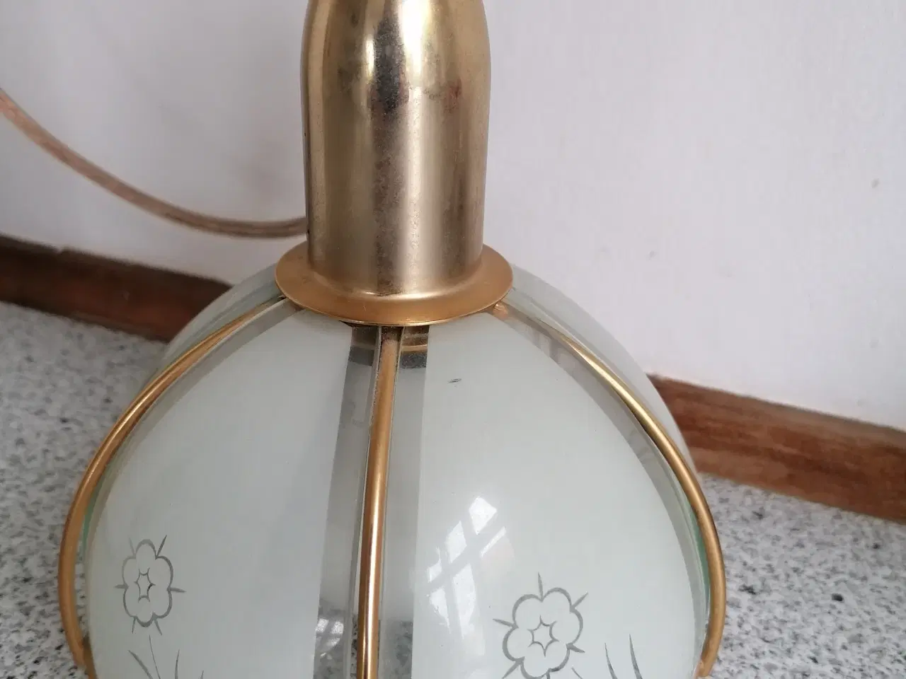 Billede 1 - Fin lille retro loftslampe med glasskærm