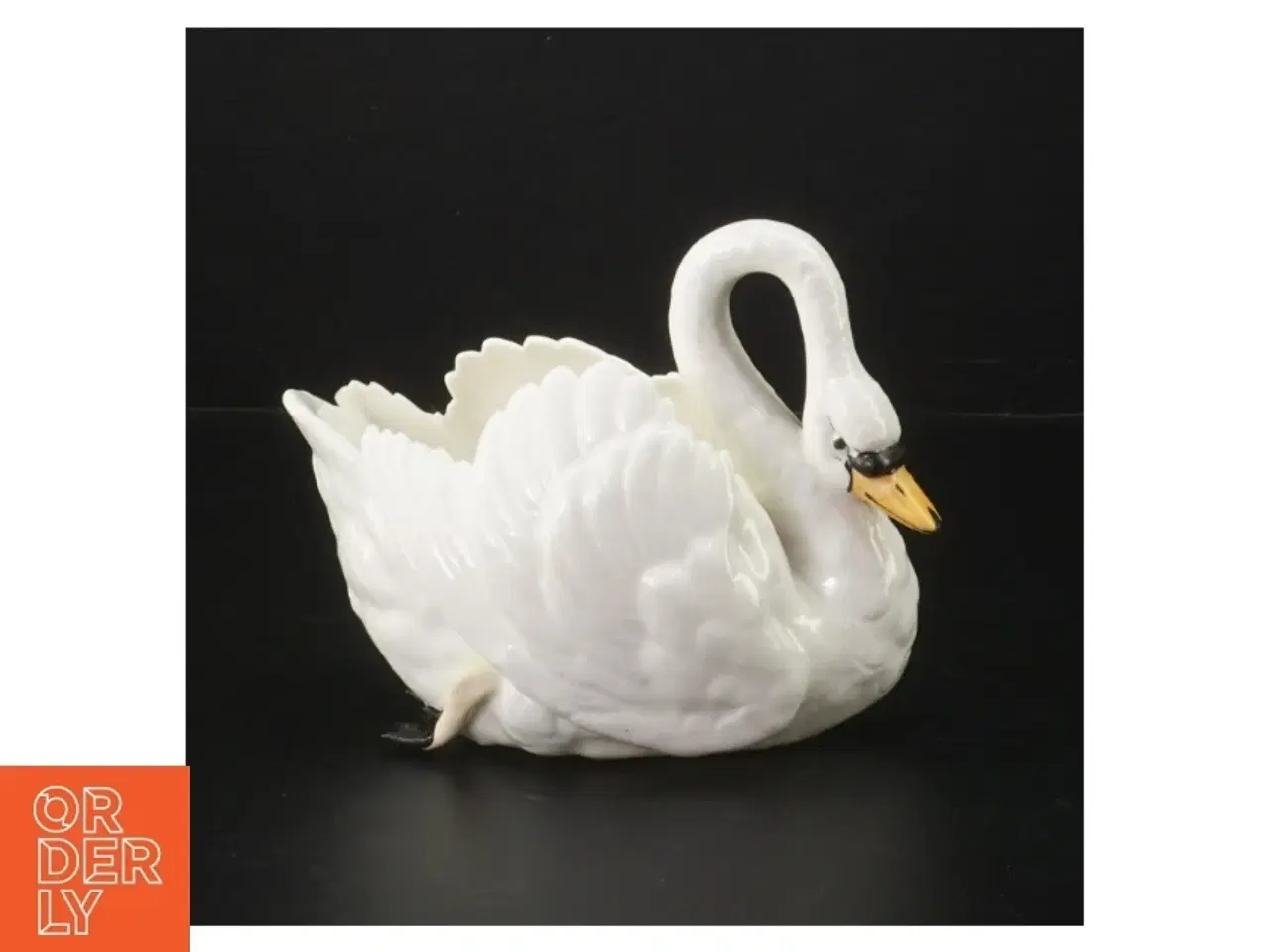 Billede 1 - Porcelæn svane figurine (str. H 12 cm, b 16 cm)