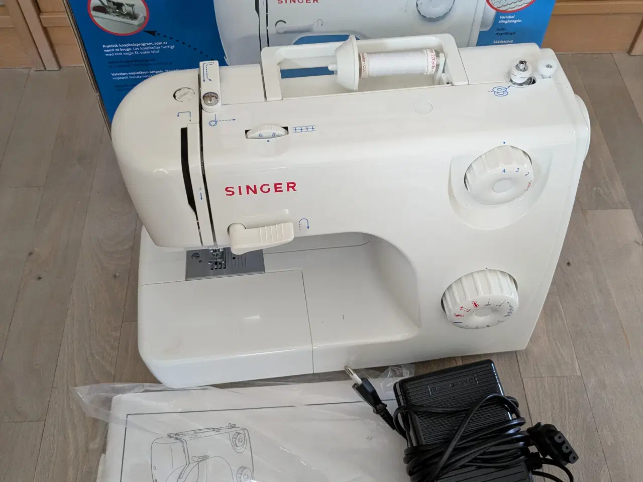 Billede 1 - SINGER 8280 næsten som ny