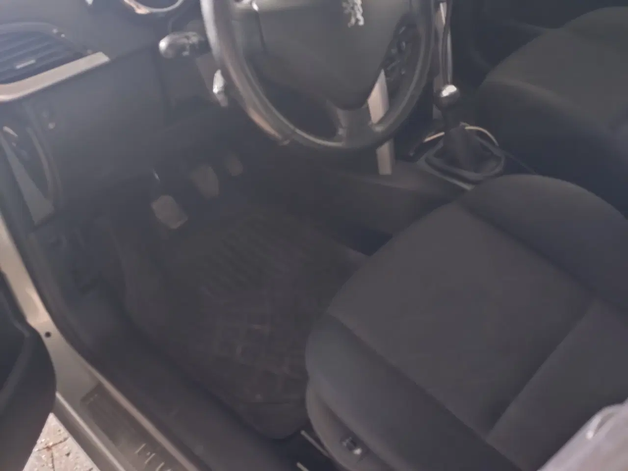 Billede 3 - Pæn og velholdt Peugeot 207  