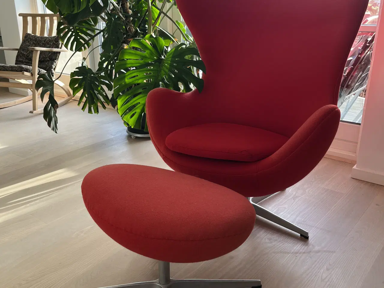 Billede 2 - Ægget + skammel - Replica - rød uld