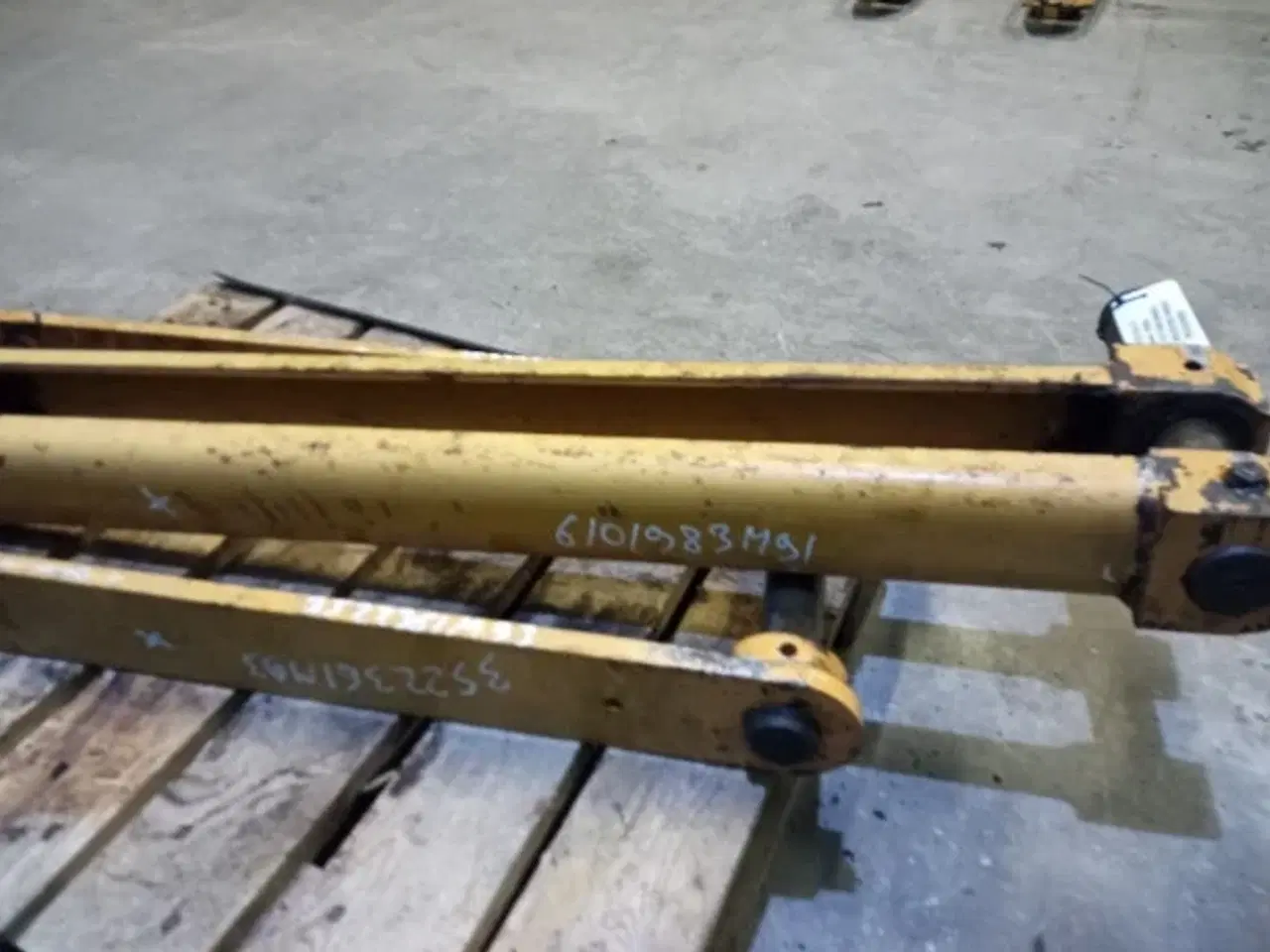 Billede 4 - Case 595SLE Arm for parallelføring 