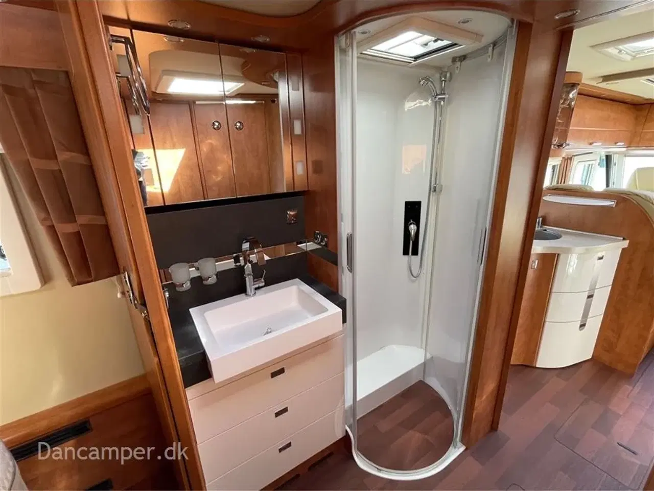 Billede 18 - 2019 - Carthago chic c line   Fiat Carthago Chic C-Line 5.0 – 180 hk | Totalvægt 5.000 kg  Eksklusiv og komfortabel autocamper i absolut topklasse! .