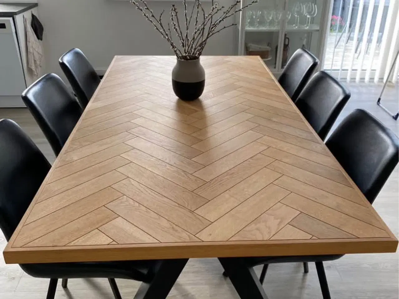 Billede 2 - Spisebord med spisebordsstole 