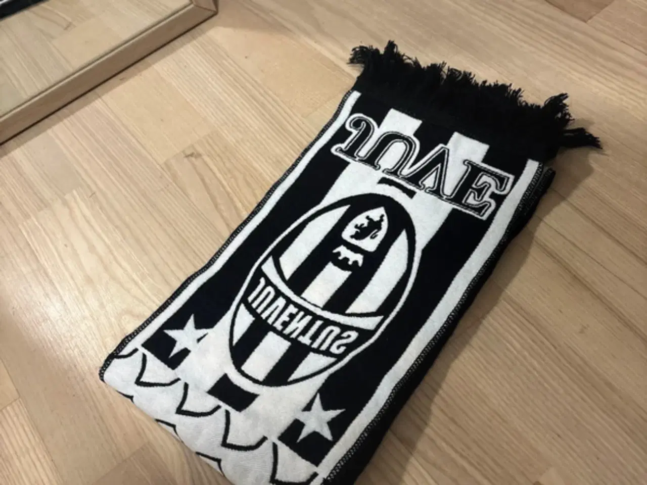 Billede 2 - Juventus halstørklæde