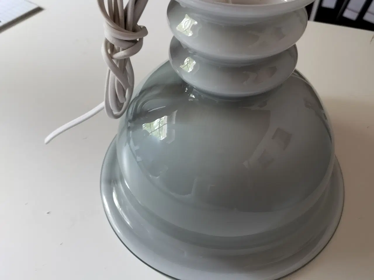 Billede 2 - Holmegaard grå pendel 24 cm 