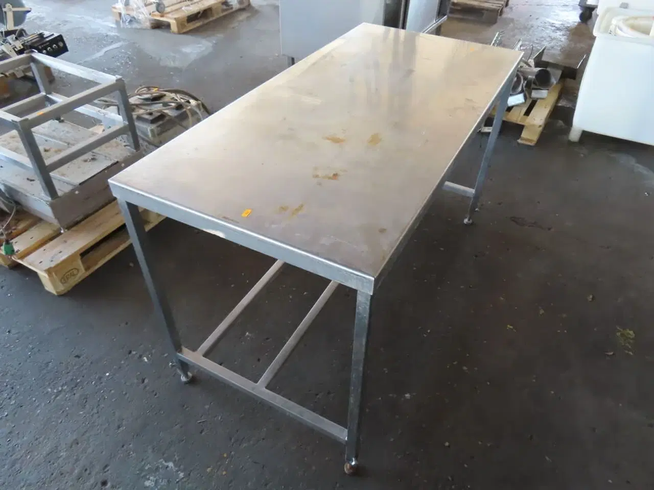 Billede 2 - Industrikøkken stålbord