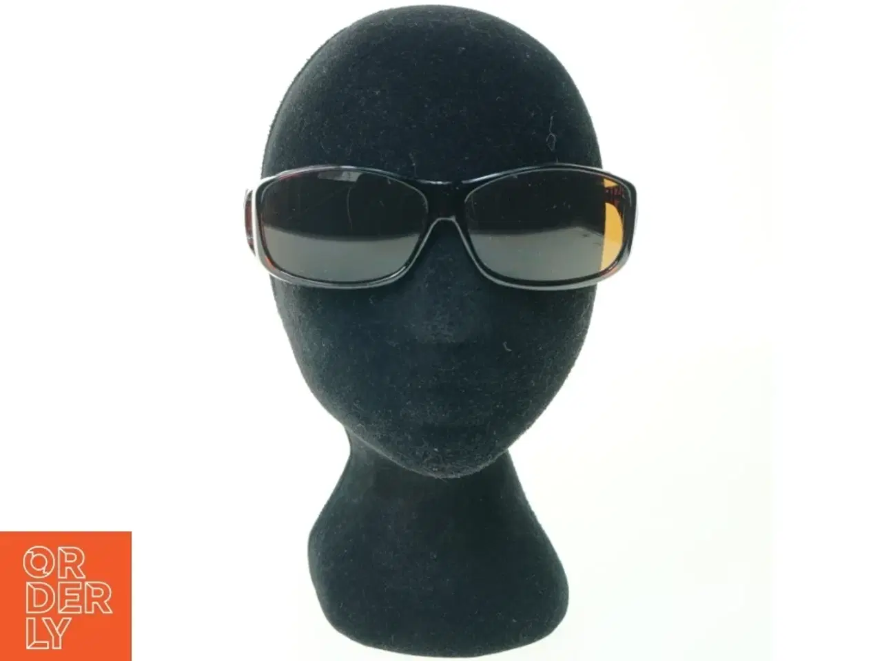 Billede 1 - Solbriller fra Prestige (str. 17 x 14 cm)