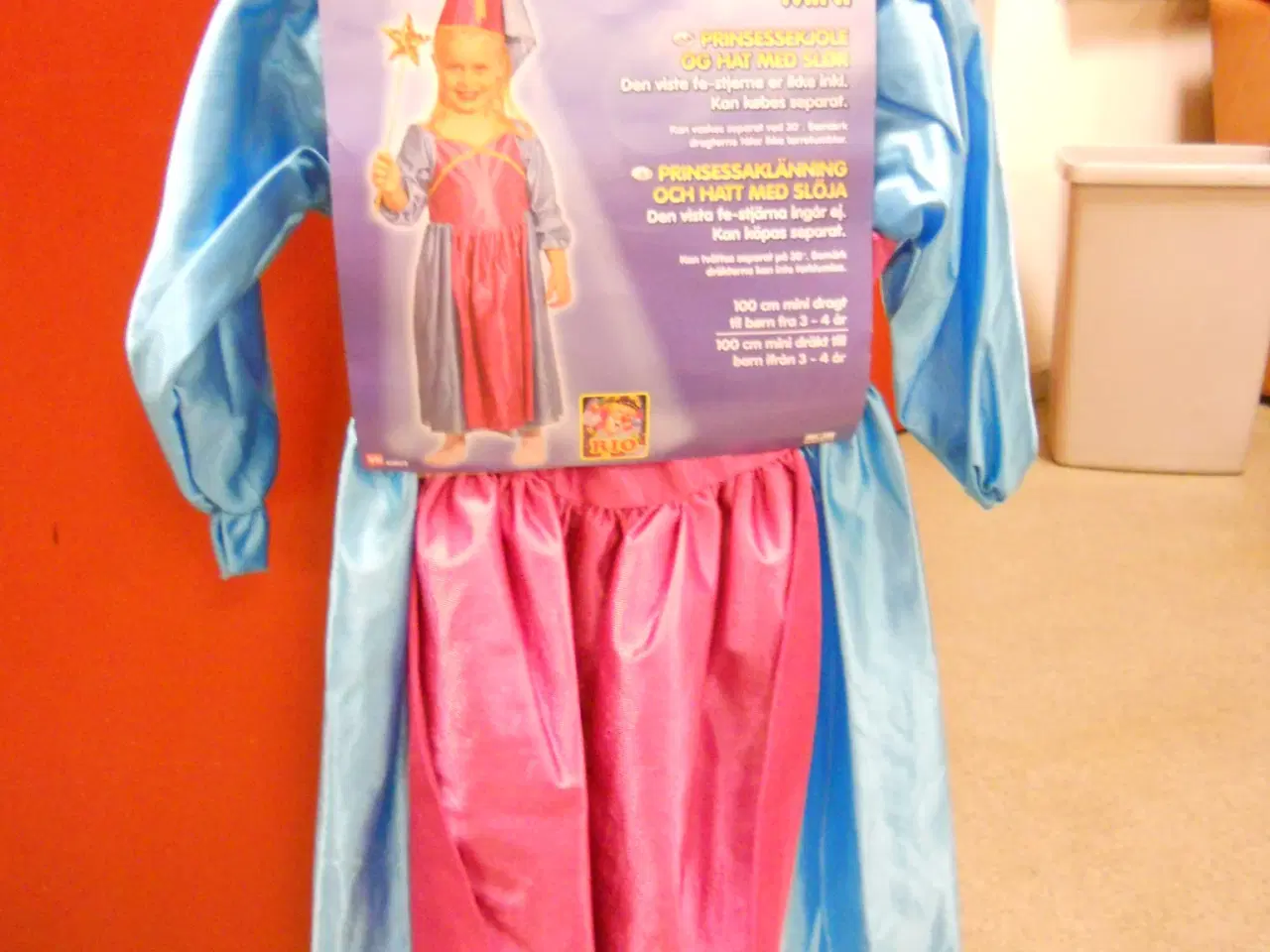 Billede 2 - udklædningstøj: prinsesse og sæt med drage