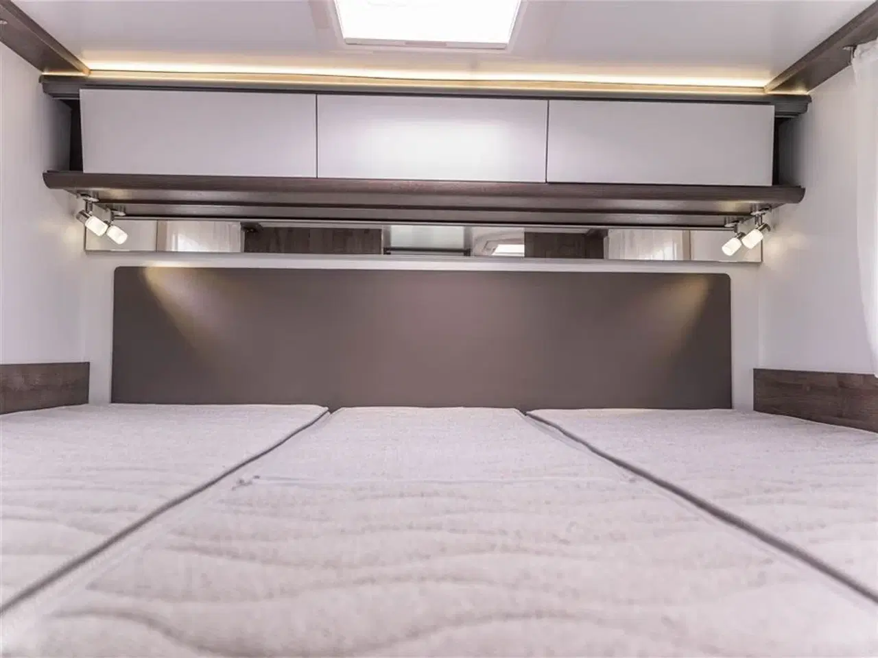 Billede 30 - 2025 - Benimar Tessoro 463 NK   Populær enkeltsengscamper