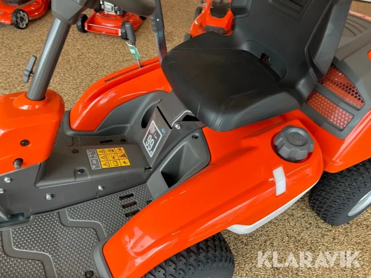 Billede 12 - Græsslåmaskine Husqvarna R214C