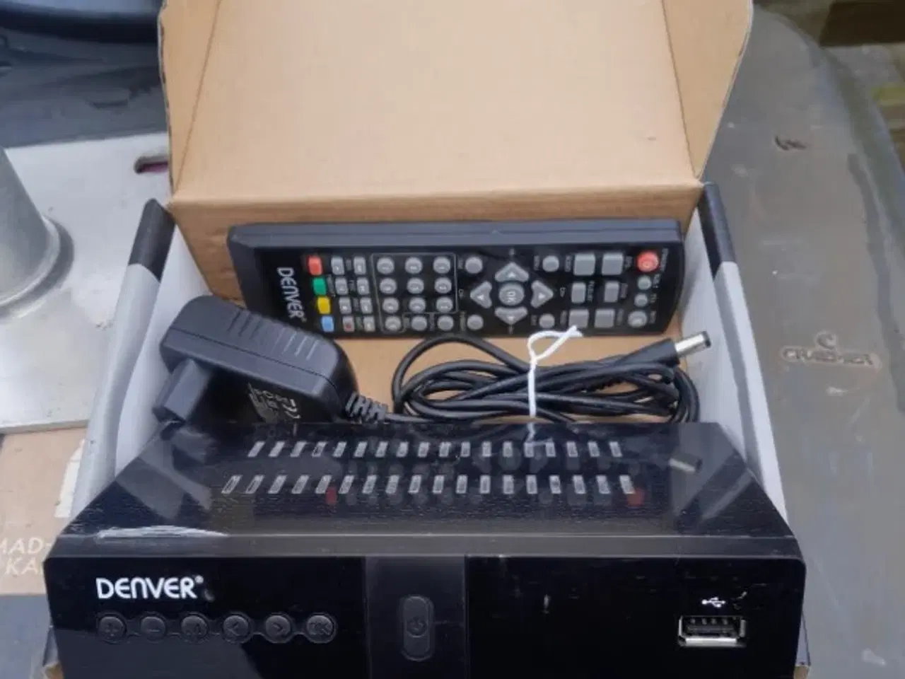 Billede 3 - Parabol med vægophæng og modtagerboks