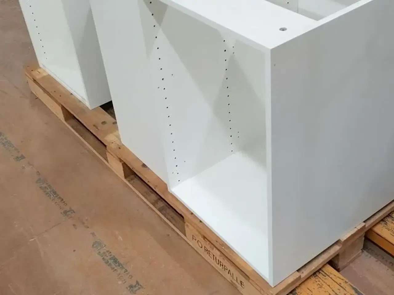 Billede 1 - 3 stk. skabe uden låge.