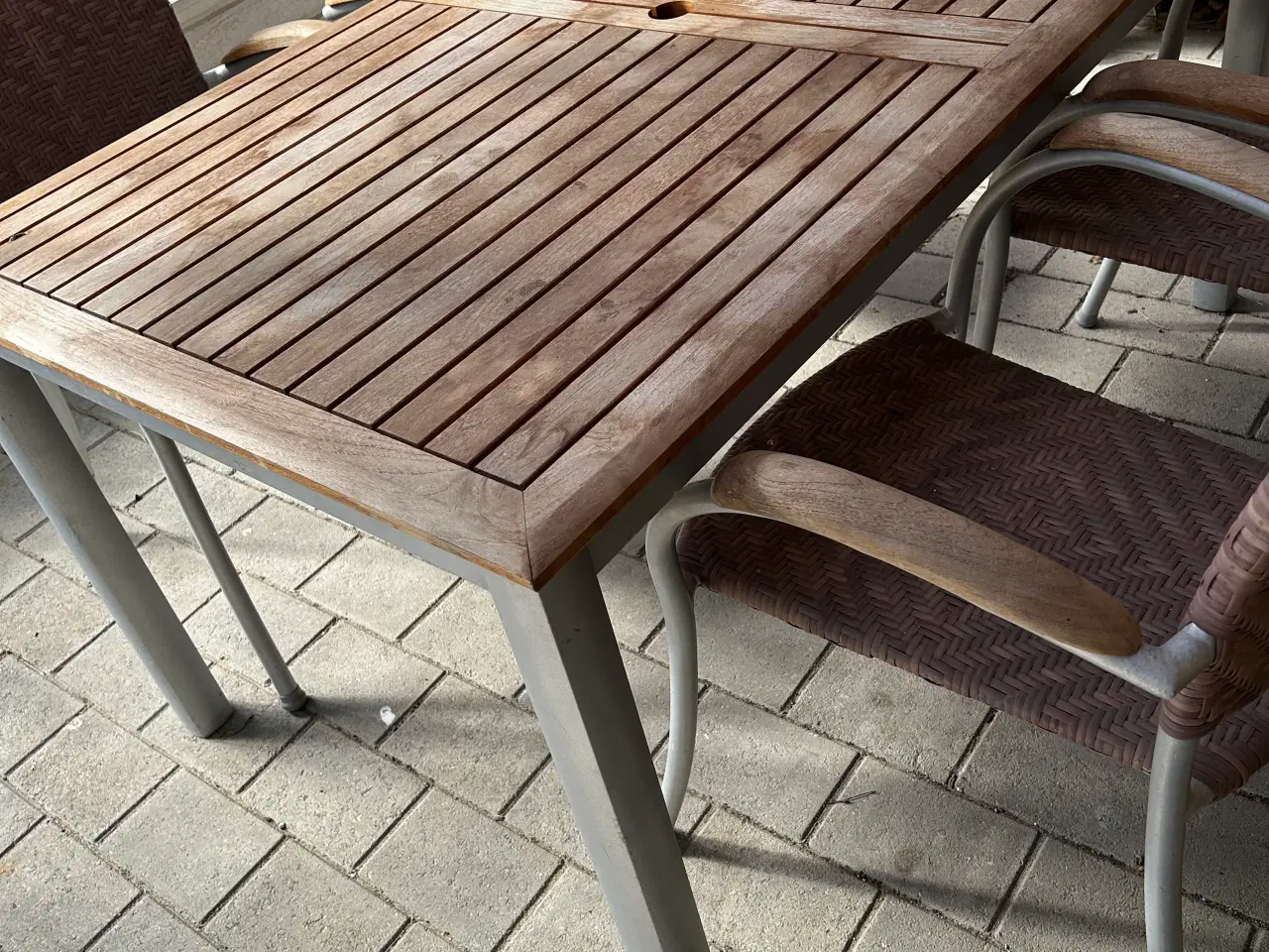 Billede 3 - Havebord 