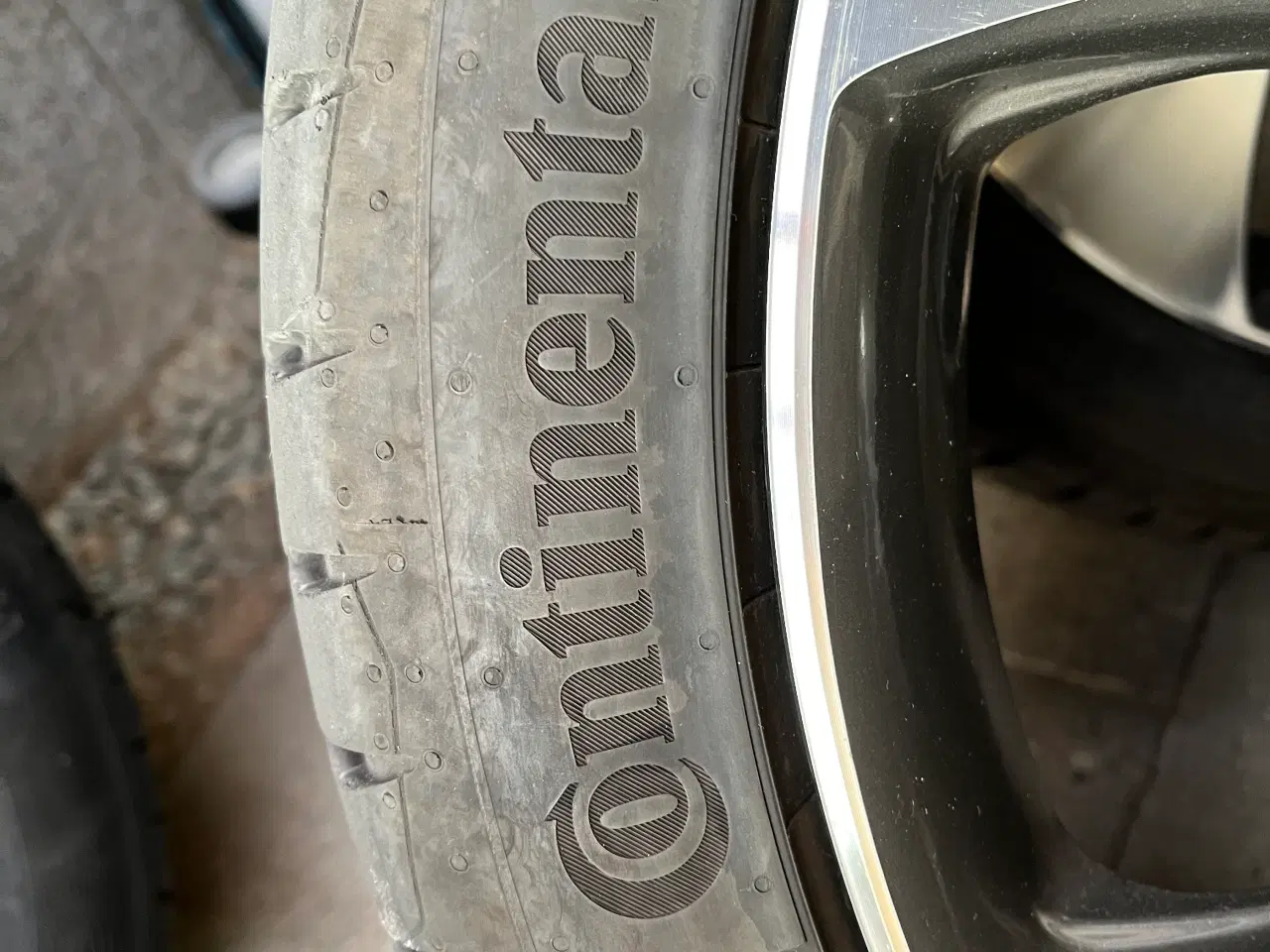 Billede 4 - Golf 5 gti fælge men Conti dæk. 