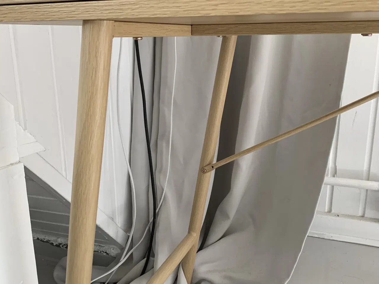Billede 5 - Skrivebord med to skuffer 