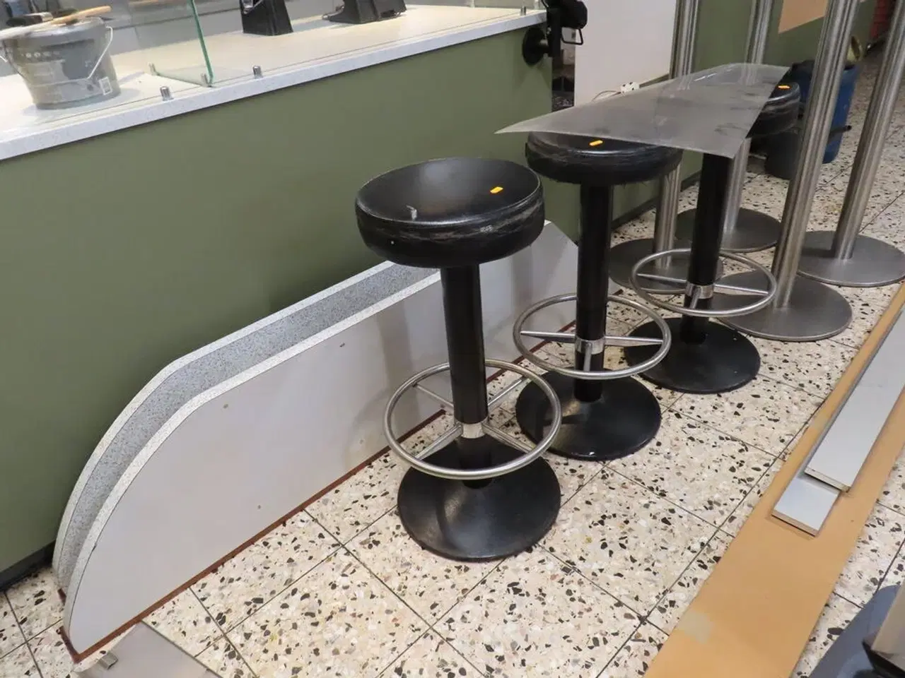 Billede 6 - Div. skilte og stole