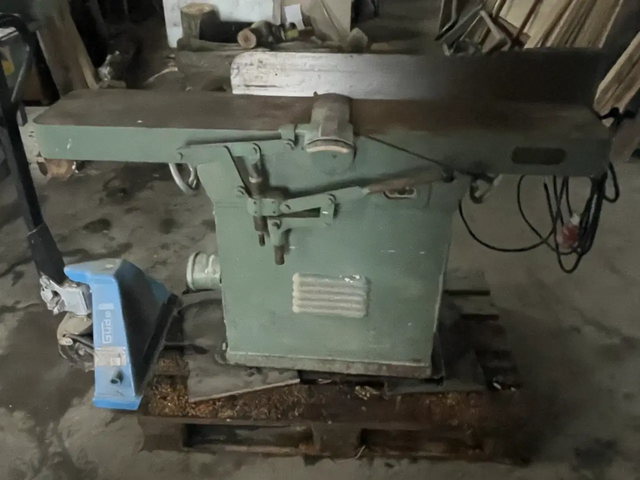 Billede 1 - Afretter tømrerværksted