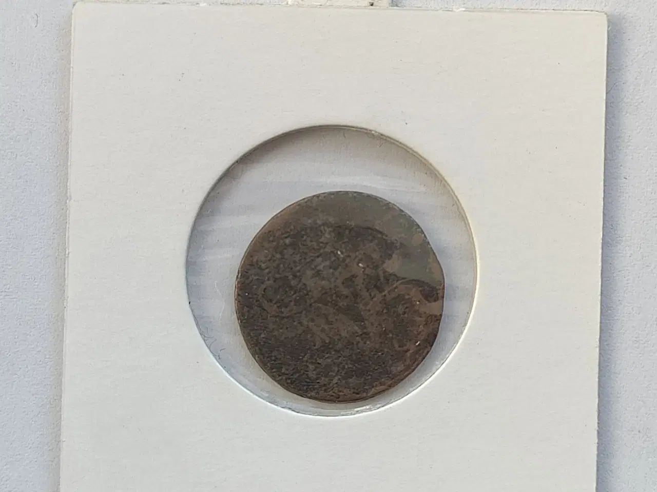 Billede 2 - 1/2 Skilling 1762 - Meget slidt