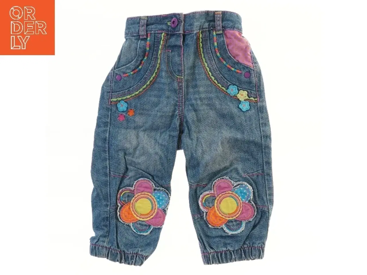 Billede 1 - Børnejeans med broderede blomster (str. 92)