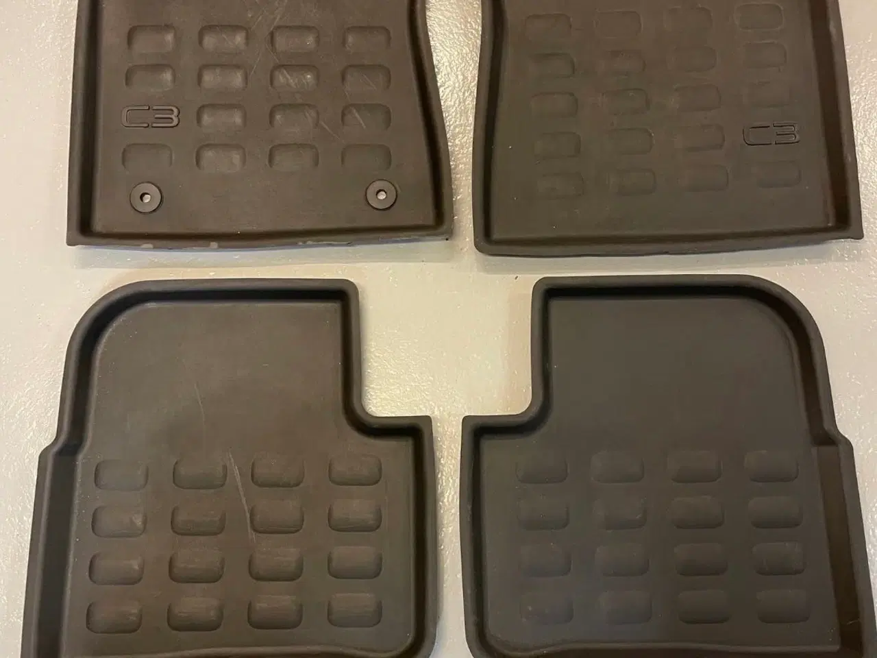 Billede 1 - Originale C3 Gummimåtter.