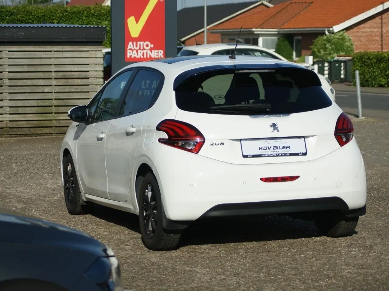 Billede 6 - Peugeot 208 1,5 BlueHDi 100 Signature Sky