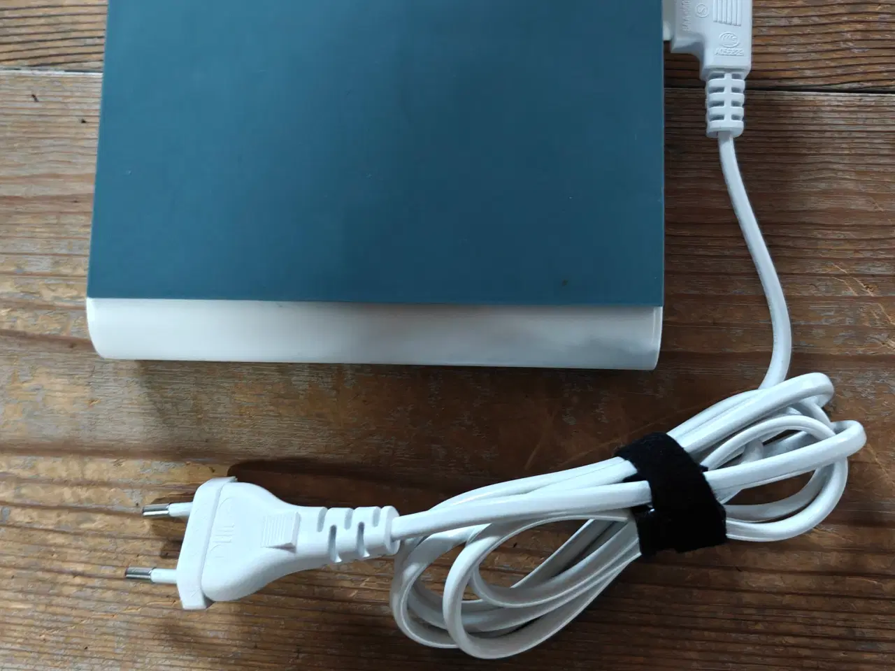 Billede 1 - Oplader til AA og AAA batterier