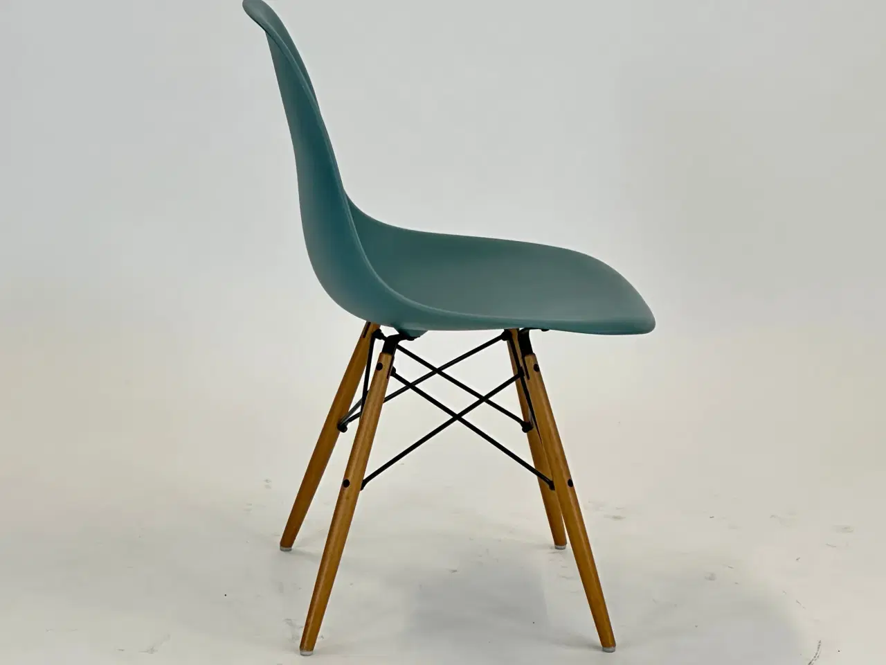 Billede 6 - Sæt af Vitra Eames DSW Stole (Sea blue)