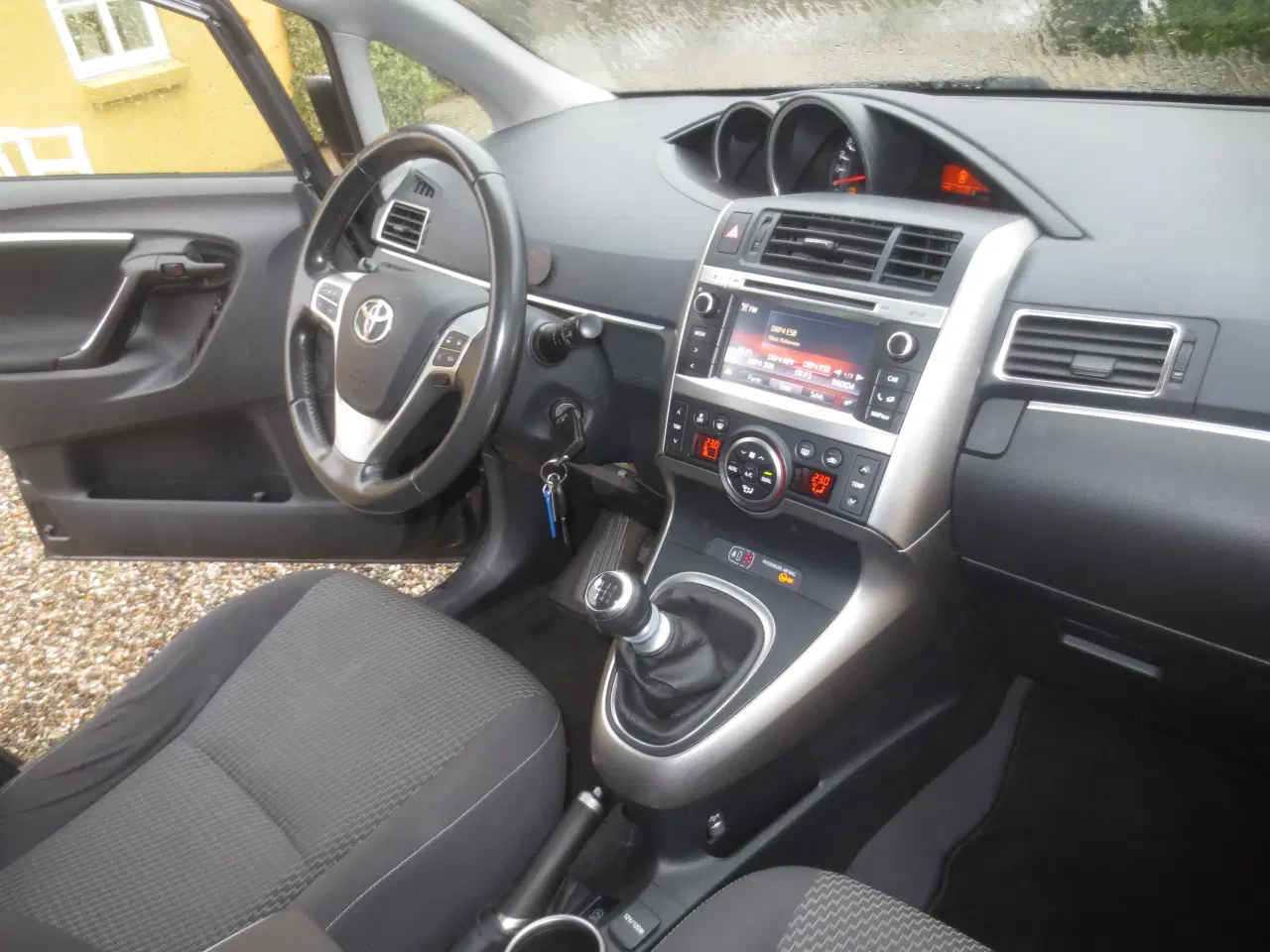 Billede 17 - Pæn Toyota Verso 1.6 D 7 Pers År 2014. 