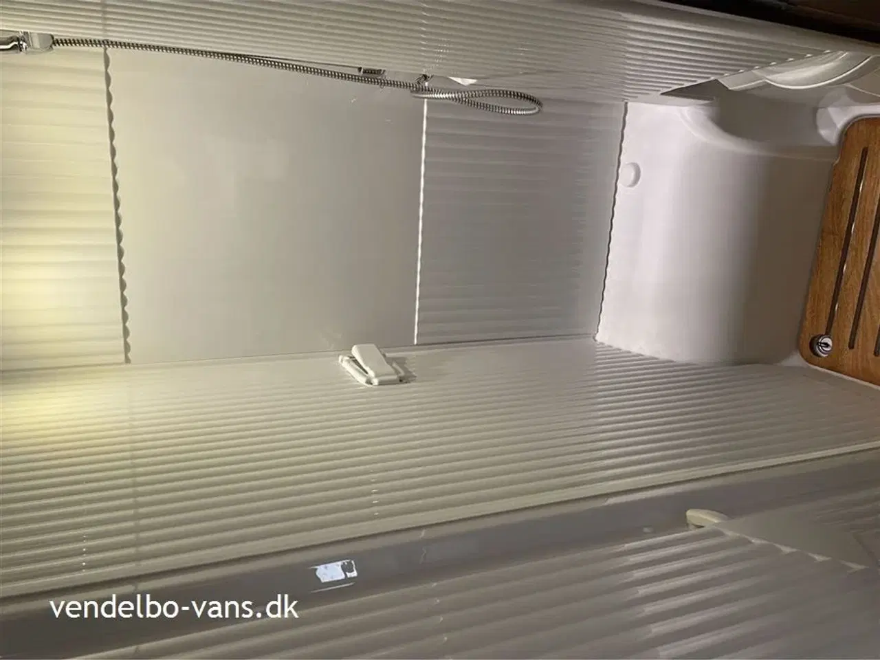 Billede 17 - 2019 - Carado V337 Enkeltsenge og høj garage