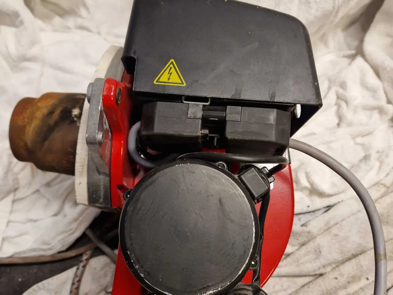 Billede 4 - Oliefyr er i god stand  har kørt som nødfyr