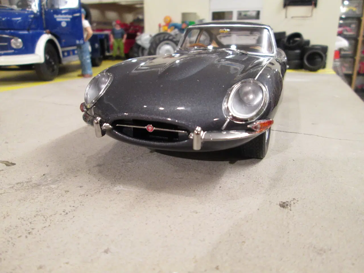 Billede 2 - Modelbil  Jaguar E-Type   KK-Scale  1:18
