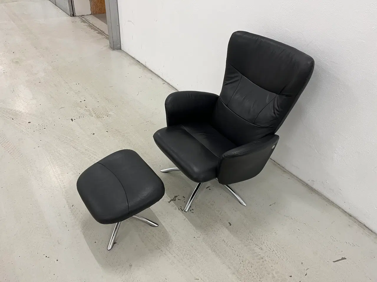 Billede 4 - Freja lænestol m/skammel dreje/vippefunktion.