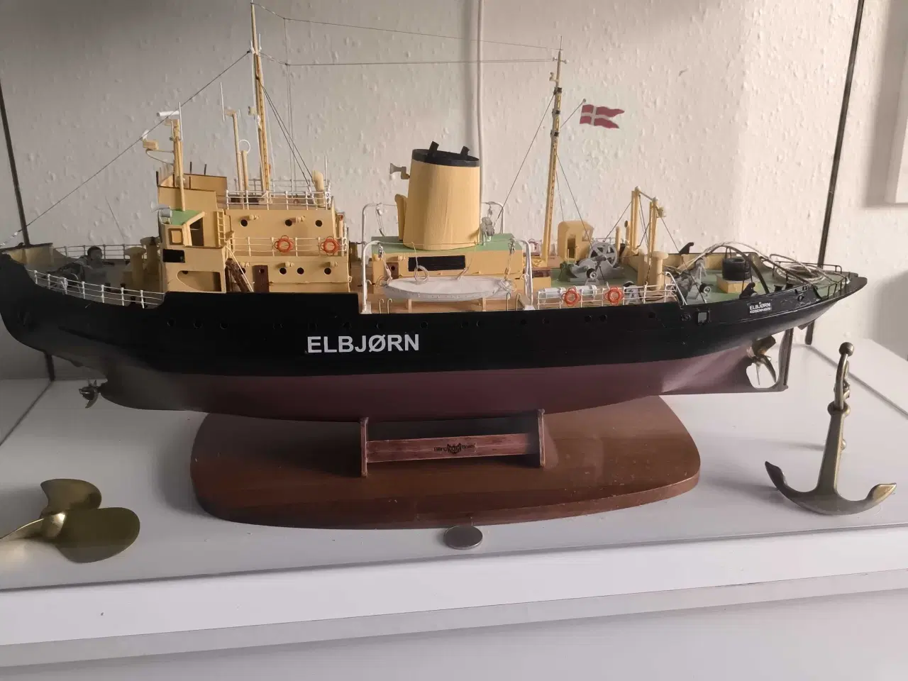 Billede 1 - Elbjørn Skibsmodel Træ Sort og Grøn