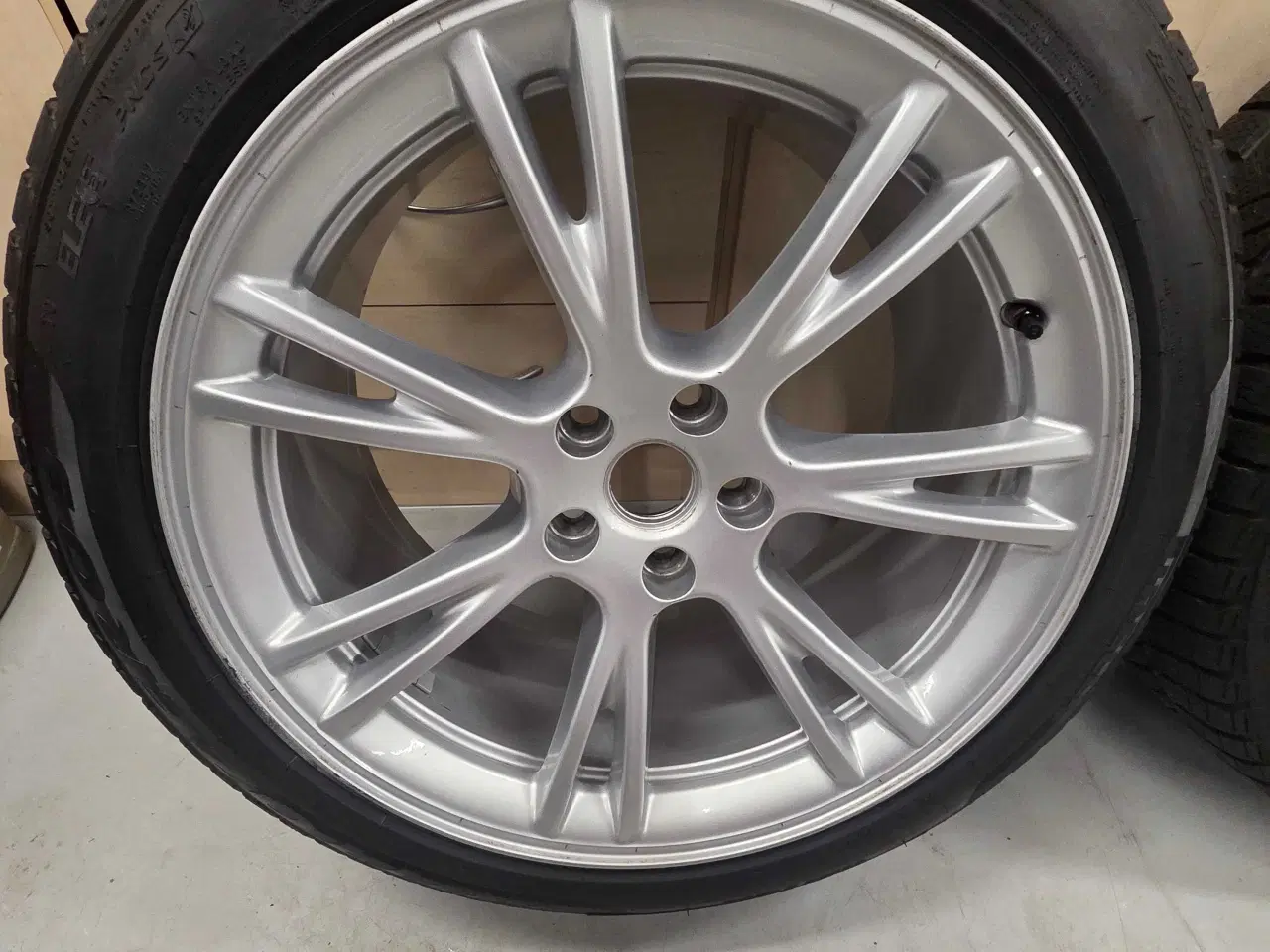 Billede 2 - Originale Tesla vinterhjul 