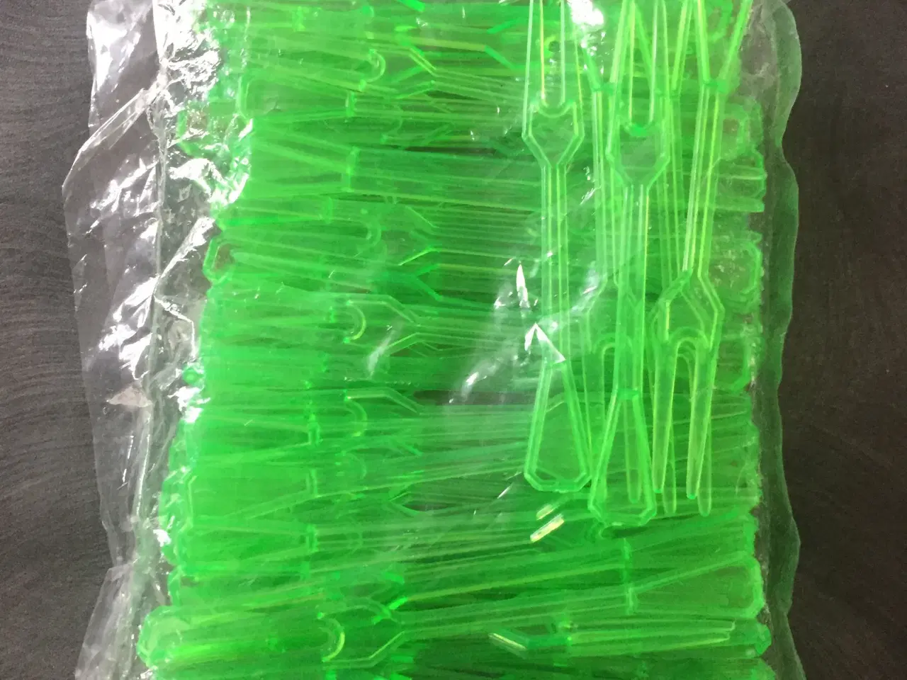 Billede 1 - 50 stk plastic pinde til pindemadder.