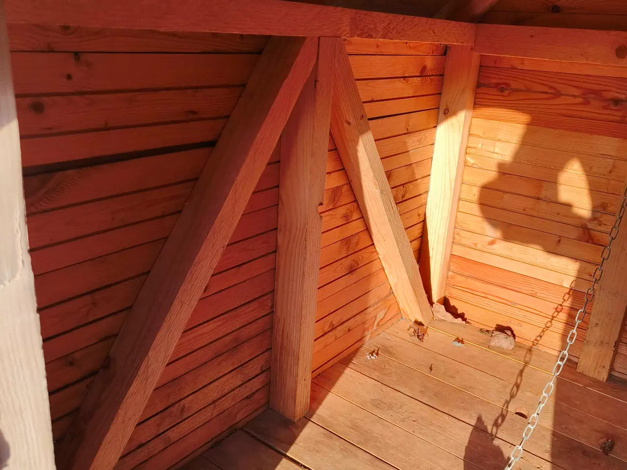 Billede 3 - Solidt bygget Hundehus 