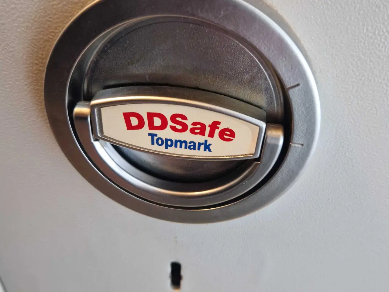 Billede 3 - Våbenskab, værdiskab