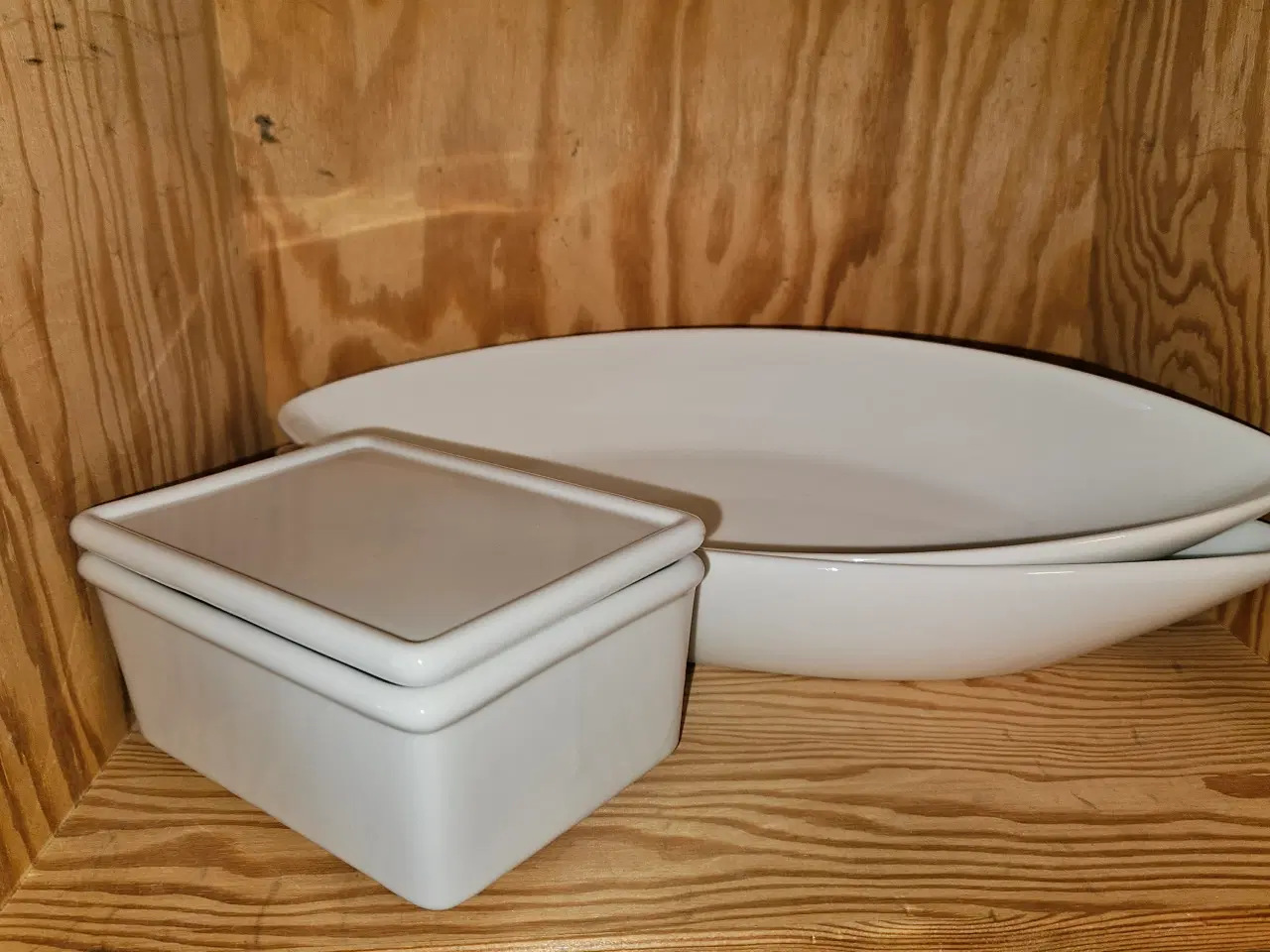 Billede 5 - Blandet landhandel: spejReoler, hvidt service, DVD