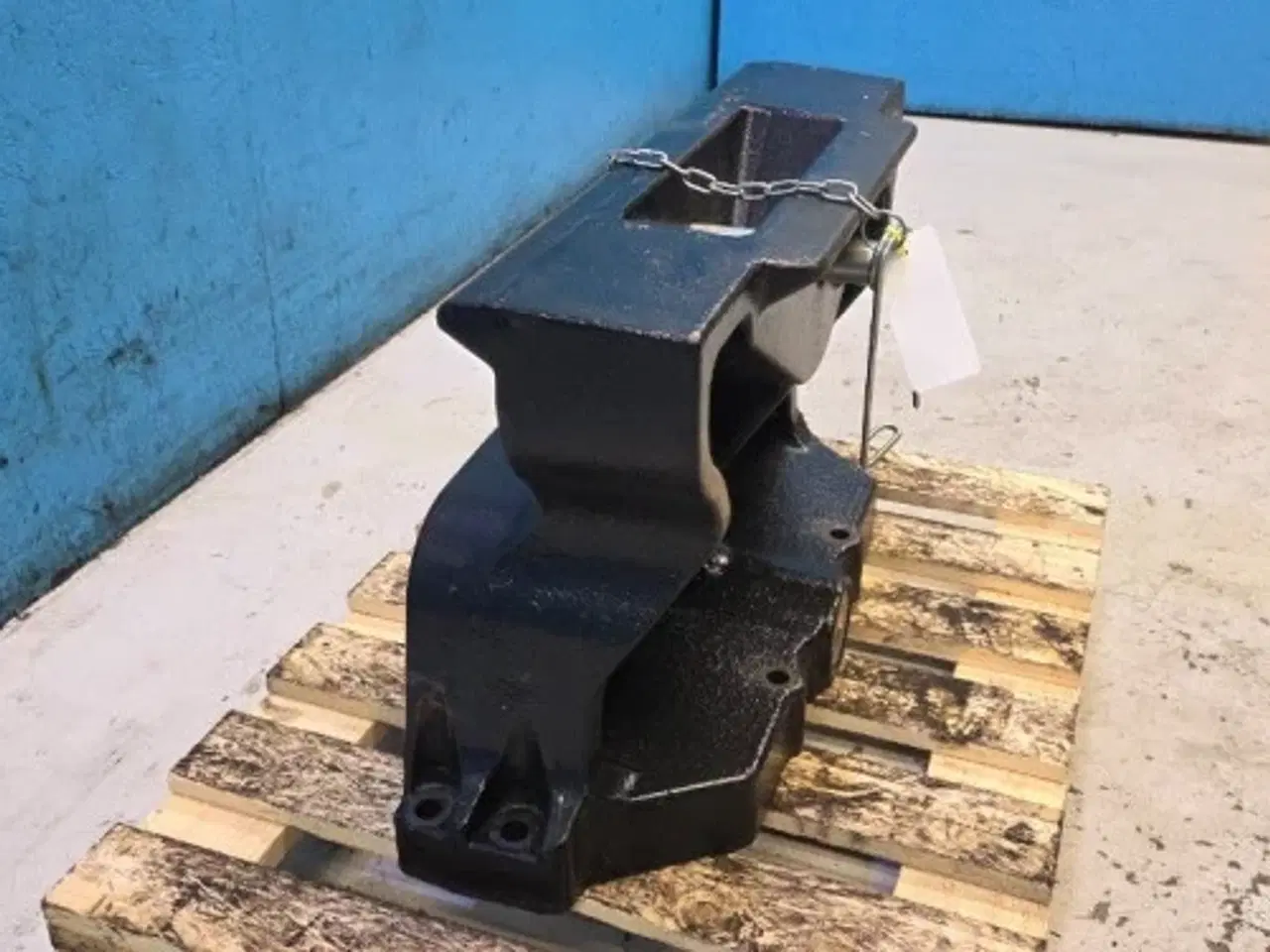 Billede 7 - Case Farmall 115C Frontvægt Holder 84313805